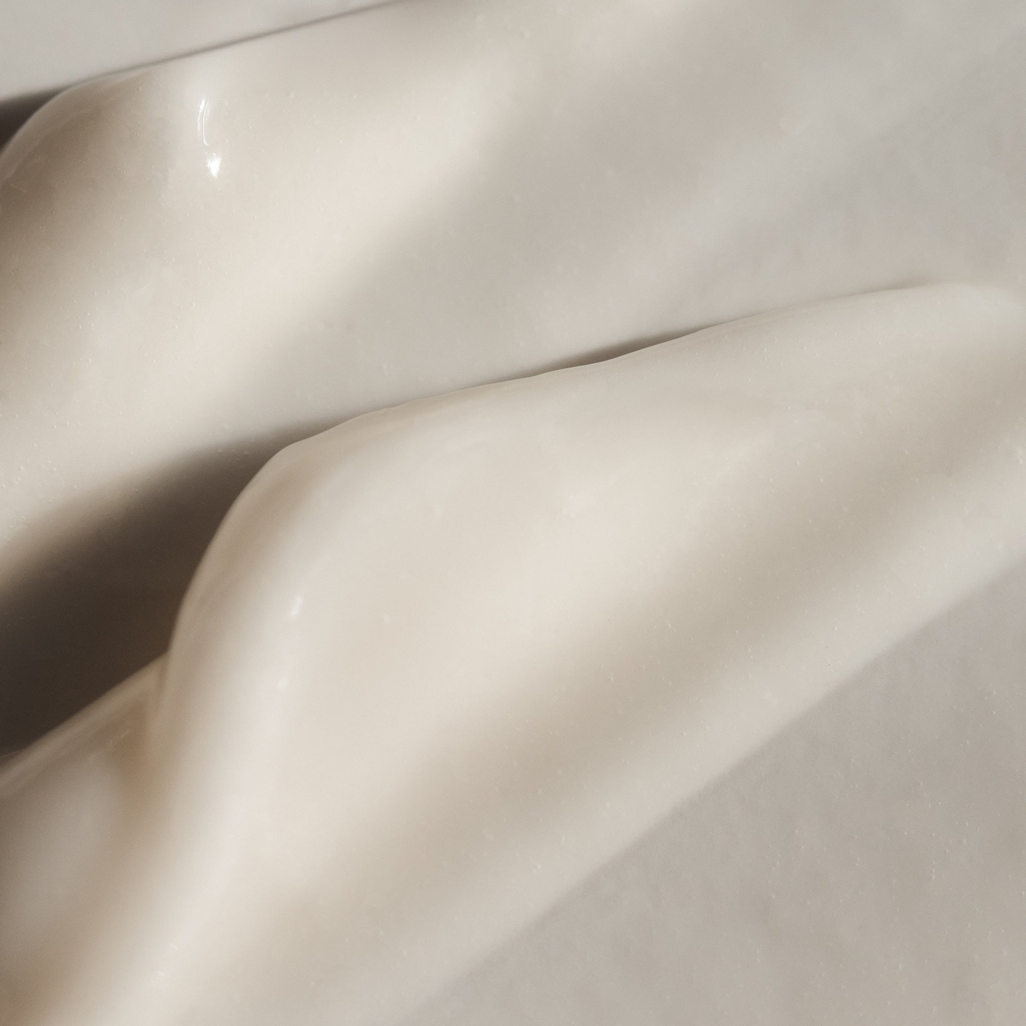 COLE Body Treatment Cream Texture